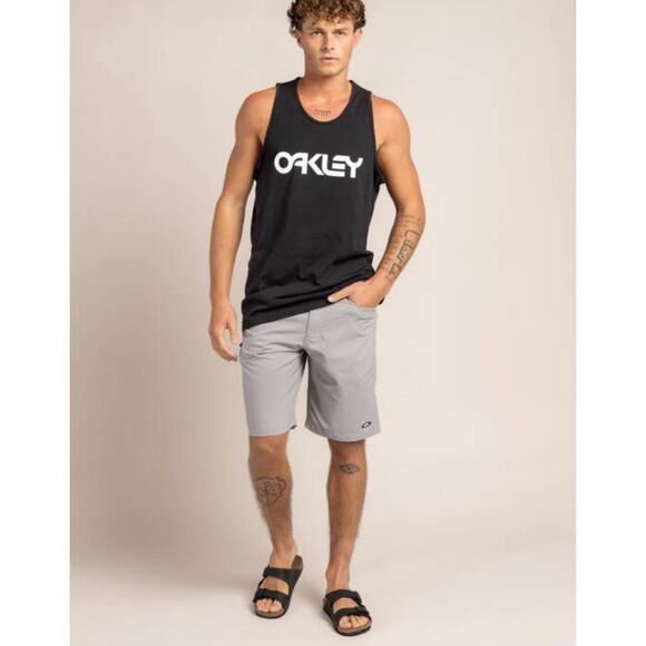 Mens OAKLEY Baseline 21" Hybrid Walk Shorts SIZE 38 | NEW WITH TAG - Picture 2 of 8